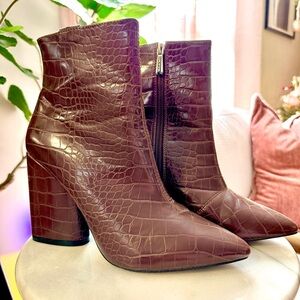Elegant Brown Croc-Embossed Ankle Boots